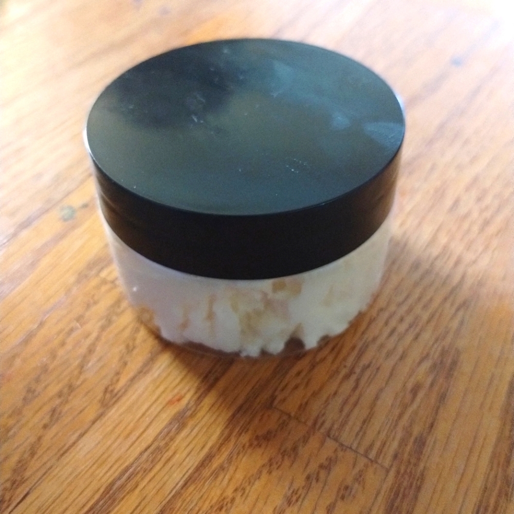 All natural body butter for women. Enjoy organic body butter that smells great